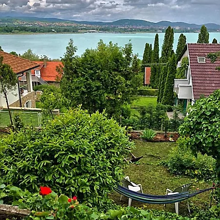 Bed & Breakfast Borostyan