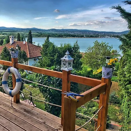 Bed & Breakfast Borostyan *