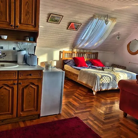 Bed & Breakfast Borostyan Tihany
