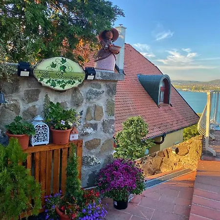 Borostyan Bed & Breakfast *