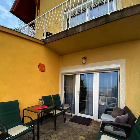 Borostyan Bed & Breakfast *