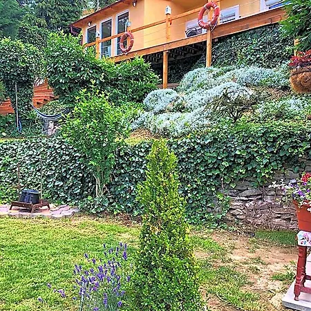 Bed and Breakfast Borostyan