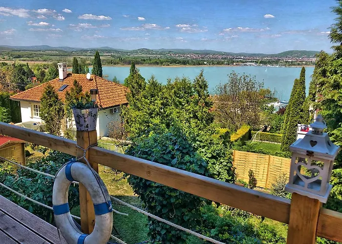 Bed and breakfast Borostyán 3*
