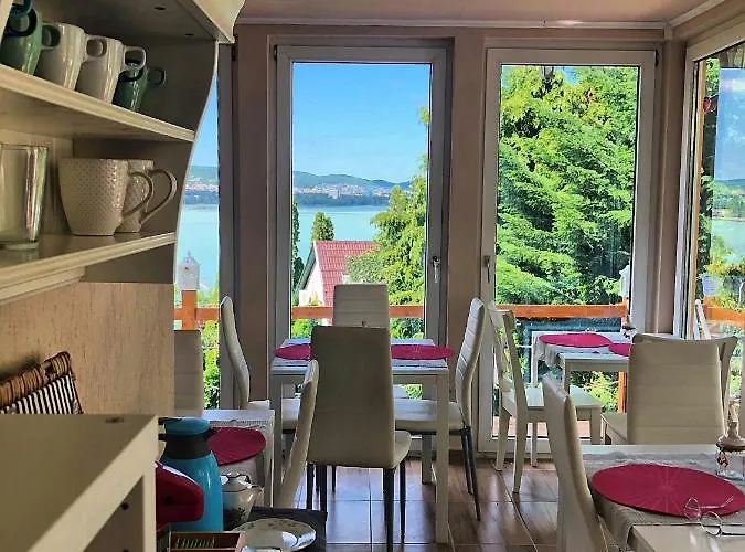 Borostyán 3* Tihany