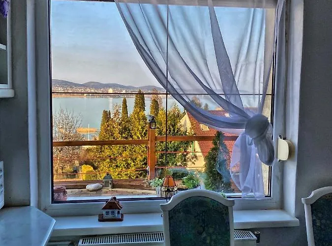 B&B Borostyan