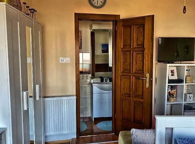 Bed and breakfast Borostyán 3*