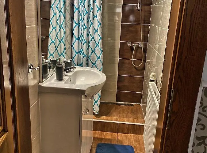 B&B Borostyan