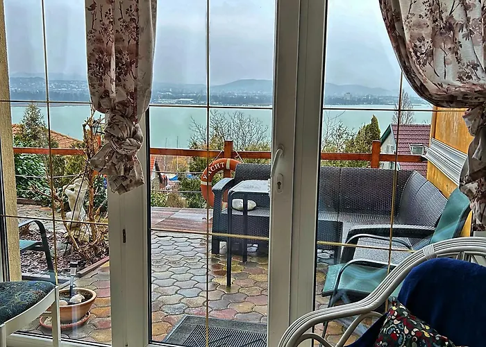 B&B Borostyan 티하니