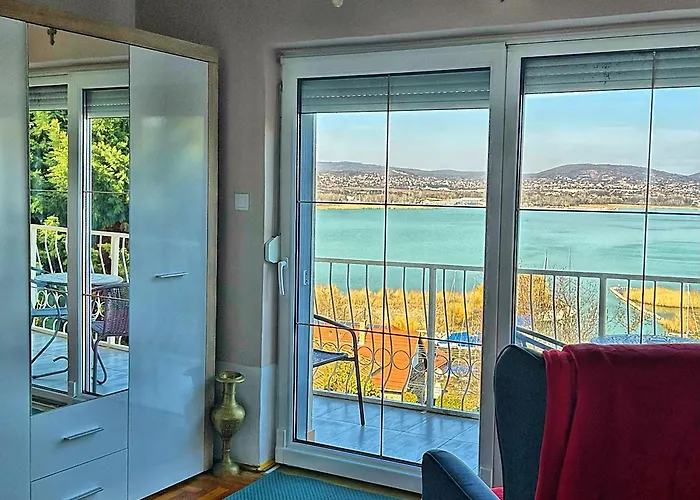 Borostyán Bed and breakfast